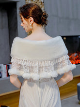 Kunstfell-Spitzenschal für besondere Anlässe