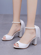 Peep Toe Sandalen mit Schleifen und Perlen am Blockabsatz