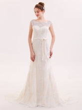 Illusion Neck Etui Spitze Brautkleid Champagner