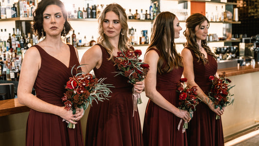 Sind rote Brautjungfernkleider perfekt für die Hochzeit? | Babaroni.de