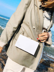 Weiße Acryl-Abendtasche