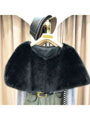 Stylischer Kunstpelz-Schal für besondere Anlässe