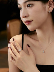 Einfacher runder funkelnder Verlobungsring aus 925 Sterling Silber