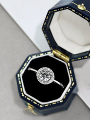 Einfacher runder funkelnder Verlobungsring aus 925 Sterling Silber