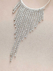 Übertriebene Wasserbohrerquastenohrringe