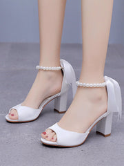 Peep Toe Sandalen mit Schleifen und Perlen am Blockabsatz