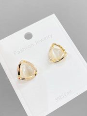 Unregelmäßige minimalistische Ohrringe