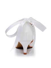 Spitze Zehenpartie Kitten Heels Knöchelriemen Hochzeitsschuhe