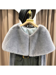 Stylischer Kunstpelz-Schal für besondere Anlässe