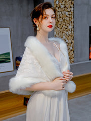 Modischer Brautschal Aus Kunstfell Für Die Hochzeit