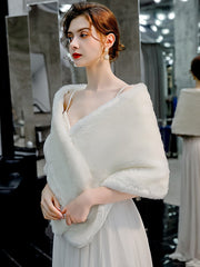 Braut-Wrap-Schal Aus Kunstfell Für Die Hochzeit