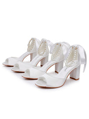 Peep Toe Sandalen mit Blockabsatz und Schnallenriemen