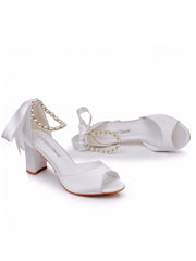 Peep Toe Sandalen mit Blockabsatz und Schnallenriemen