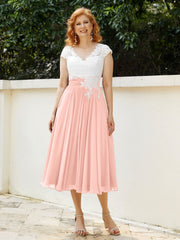 V-Ausschnitt Chiffon Kleid mit Elfenbein Appliqued Mieder Koralle