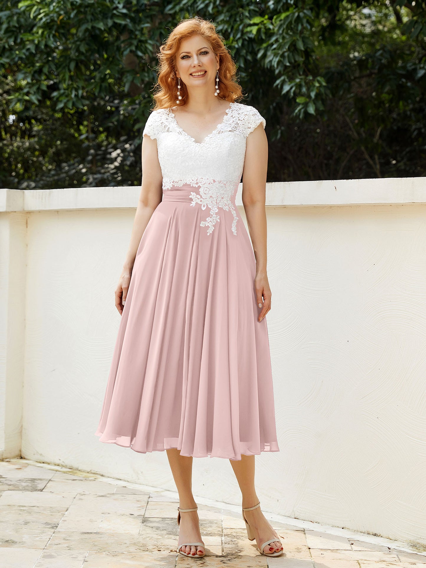 V-Ausschnitt Chiffon Kleid mit Elfenbein Appliqued Mieder Staubige Rosa