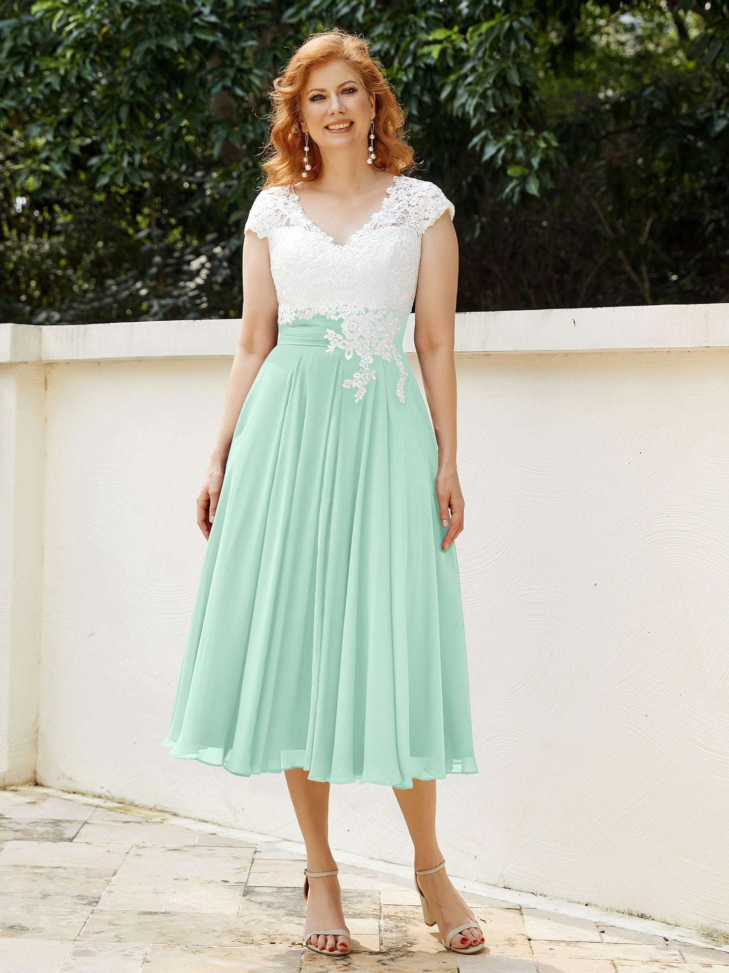 V-Ausschnitt Chiffon Kleid mit Elfenbein Appliqued Mieder Minzgrün