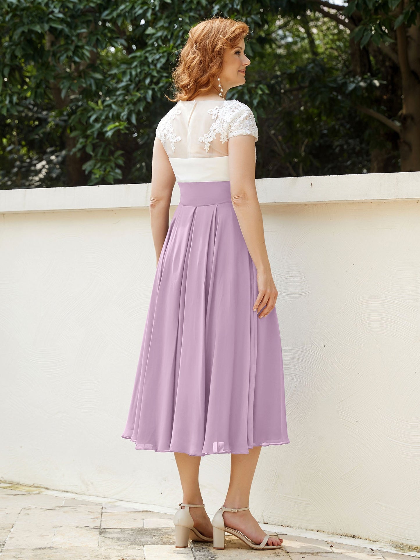 V-Ausschnitt Chiffon Kleid mit Elfenbein Appliqued Mieder Blauregen