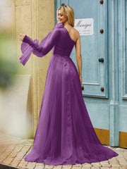 Geschichtetes Blumen One-Shoulder A-Linie Tüllkleid Traube