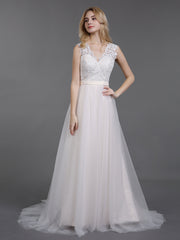 V-Ausschnitt Spitze und Tüll Strand Brautkleid Weiß