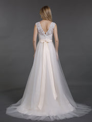 V-Ausschnitt Spitze und Tüll Strand Brautkleid Weiß