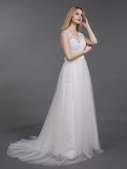 V-Ausschnitt Spitze und Tüll Strand Brautkleid Weiß