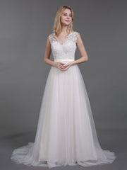 V-Ausschnitt Spitze und Tüll Strand Brautkleid Elfenbein