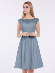 Chiffon und Spitze Kurz Brautsmaid Kleid Staubiges Blau