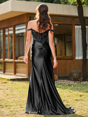 Trompete/Meerjungfrau Spitzenapplikationen Rüschen Kleid mit Schlitz Schwarz