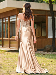 Trompete/Meerjungfrau Spitzenapplikationen Rüschen Kleid mit Schlitz Champagner