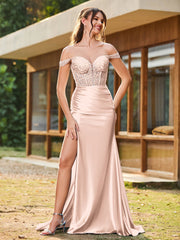 Trompete/Meerjungfrau Spitzenapplikationen Rüschen Kleid mit Schlitz Perlrosa