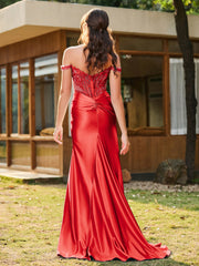 Trompete/Meerjungfrau Spitzenapplikationen Rüschen Kleid mit Schlitz Rot