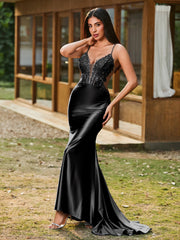 Tiefer V-Ausschnitt Applikationen Stretch-Satin Meerjungfrau Kleid Schwarz