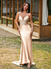 Tiefer V-Ausschnitt Applikationen Stretch-Satin Meerjungfrau Kleid Champagner