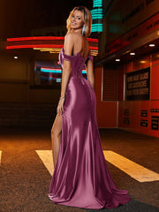 Schulterfreies Abschlussballkleid mit Frontsplit Maulbeere