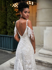 A-Linie Spitze Applique Sweep-Zug Brautkleid Elfenbein