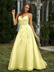 Herzform Applique Oberteil Sweep-Zug Kleid Narzisse