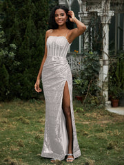 Strass Dekor Paillette Etui Kleid mit Schlitz Silber