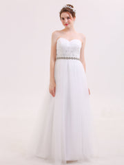 Herz-Ausschnitt Brautkleid mit Perlenstickerei Schärpen Elfenbein