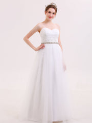 Herz-Ausschnitt Brautkleid mit Perlenstickerei Schärpen Elfenbein