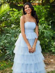 Trägerloses A-Linie langes gestuftes Abschlussballkleid Himmelblau