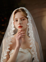 One-tier Lace Tulle Wedding Fingertip Veils