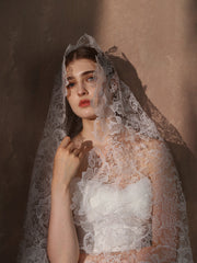 One Layer Ivory Lace Bridal Wedding Veil