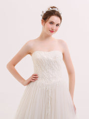 Trägerloser Ausschnitt Perlenstickerei Brautkleid Champagner