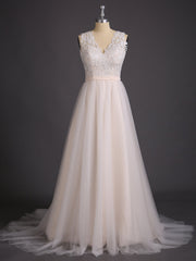 V-Ausschnitt Spitze und Tüll Strand Brautkleid Weiß