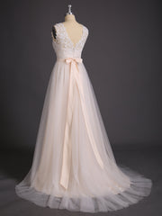 V-Ausschnitt Spitze und Tüll Strand Brautkleid Elfenbein