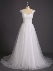 Spitze Brautkleid mit Schulterträger und Schleppe Elfenbein