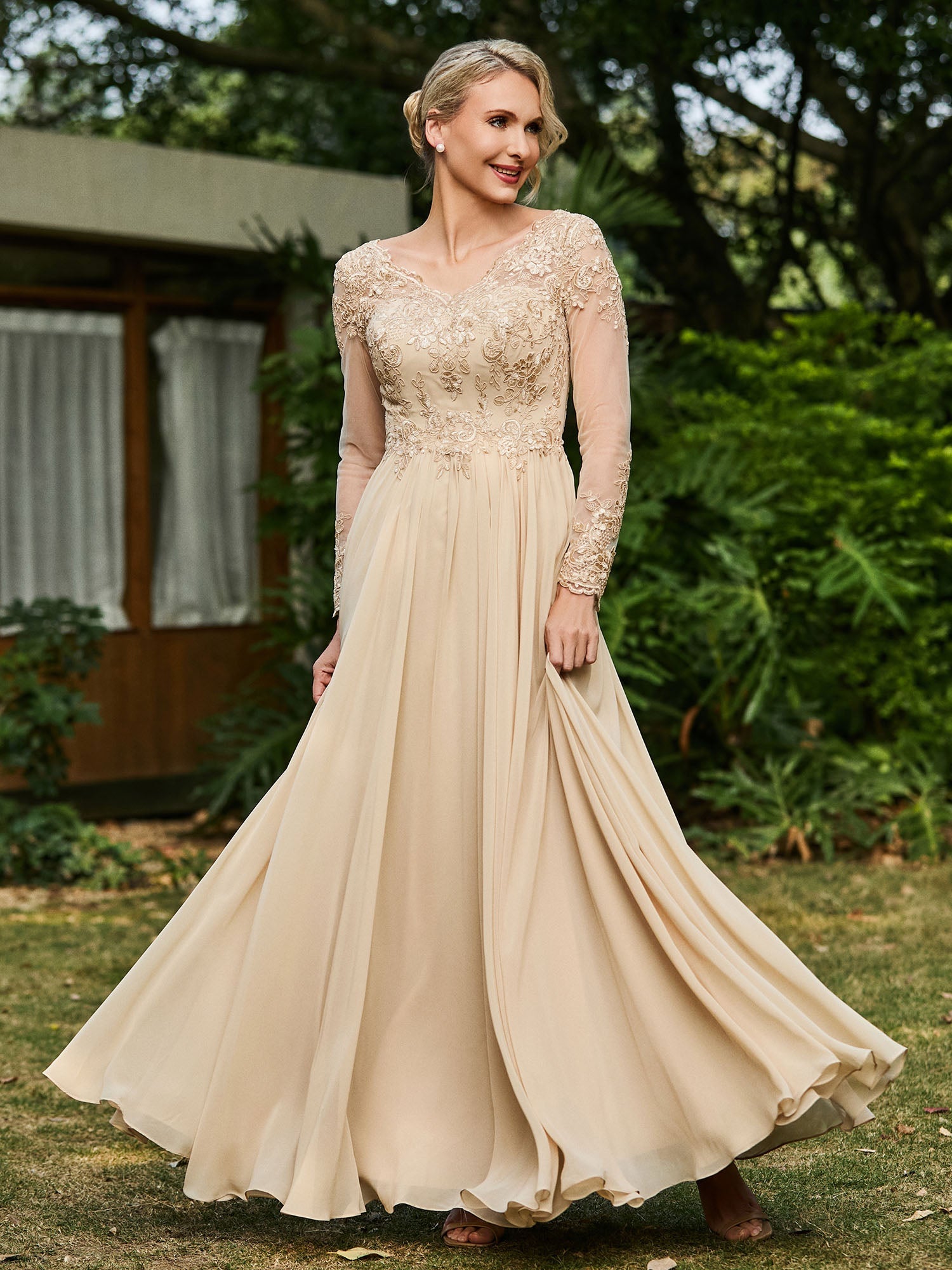 A-Linie V-Ausschnitt Spitzen Applikationen Bodenlang Kleid Champagner